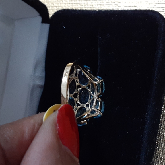 10K Karat Solid Yellow Gold Ladies Ring Blue Topaz Cluster - Picture 5 of 8